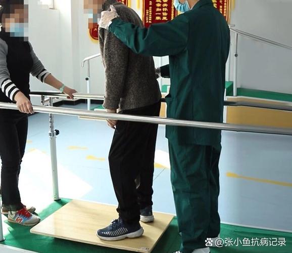 脑梗 克服走路手臂屈曲