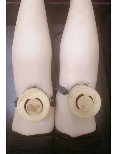 女生腰部酸软艾灸穴位