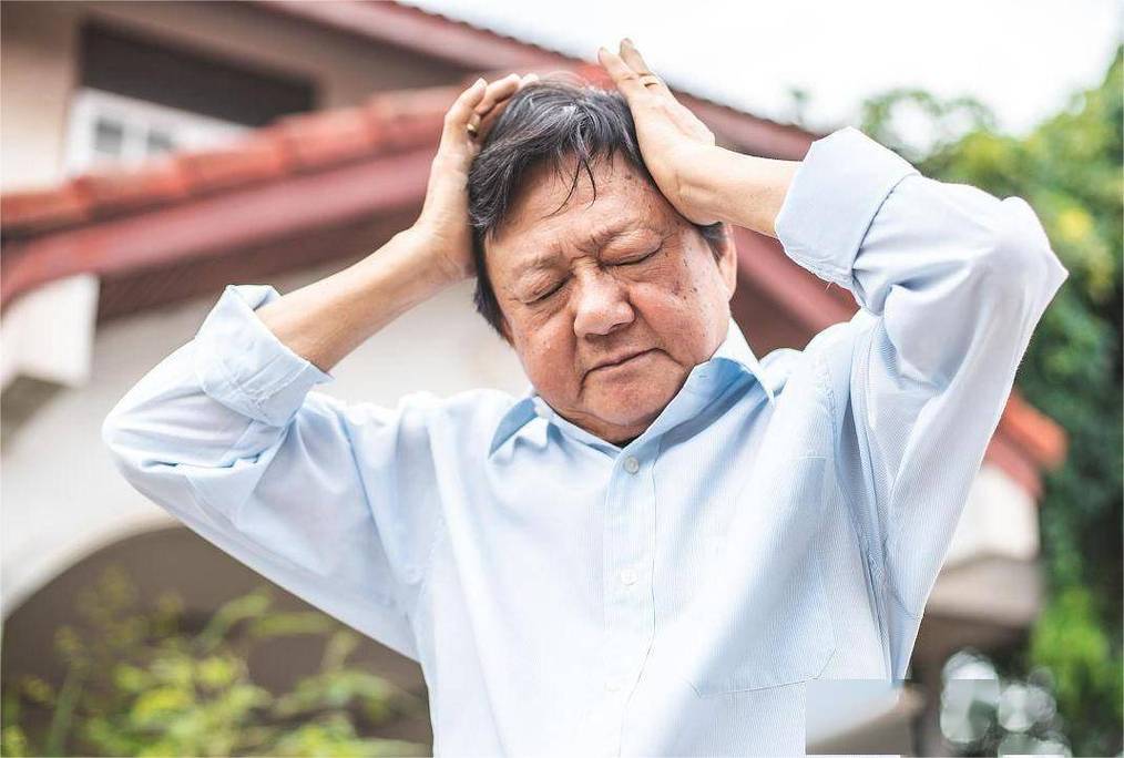 老人 头晕 呕吐 脑梗