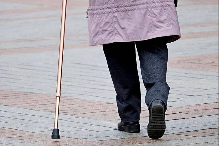 不会说话 走路 脑梗