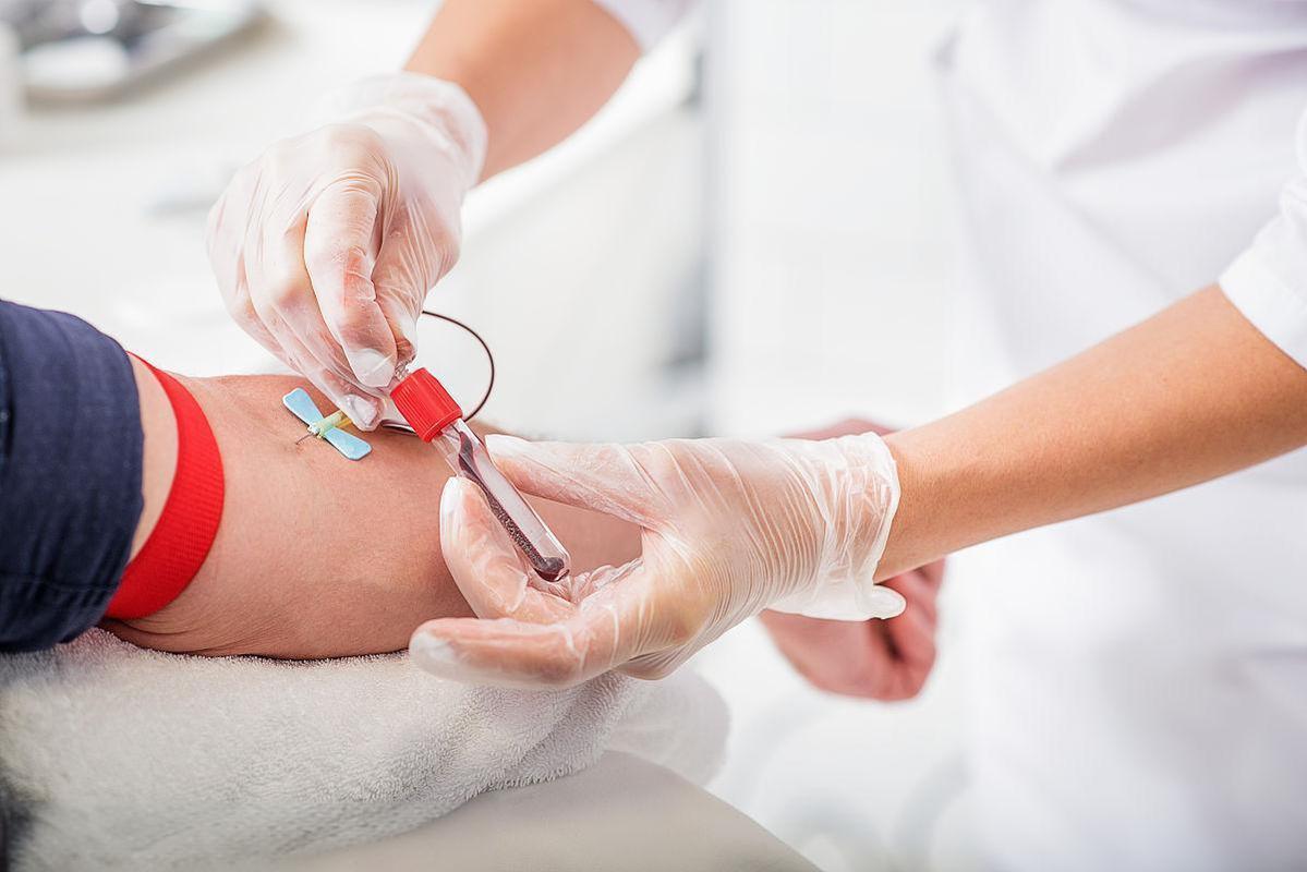 半夜喝水 抽血 风湿