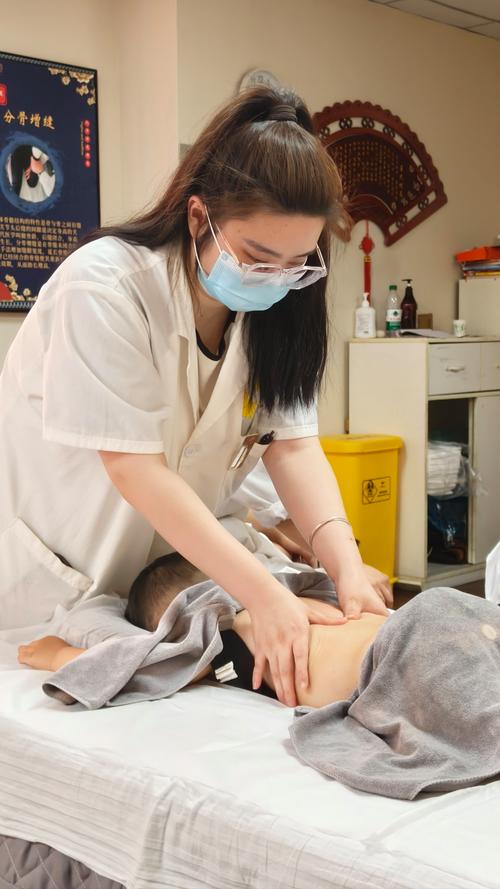 中医穴位治病按摩视中