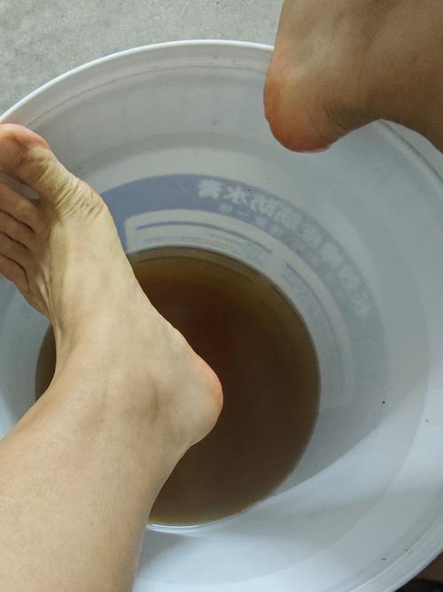 一天泡两次脚会风湿吗