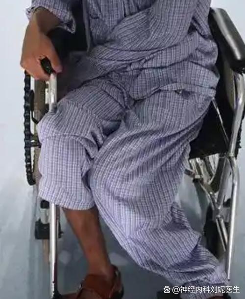 脑梗病人 出汗 腿软