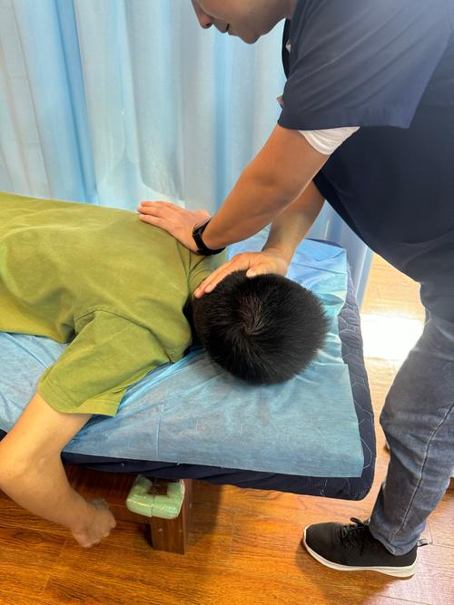 脑梗瘫痪病人按摩视频