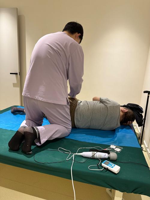 脑梗病人走路康复训练